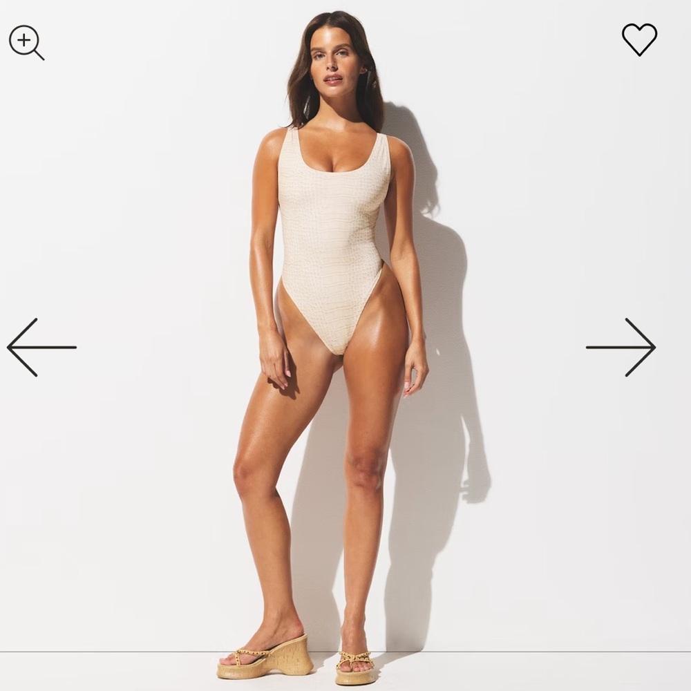 SKIMS SIGNATURE SWIM SCOOP NECK ONE PIECE XS